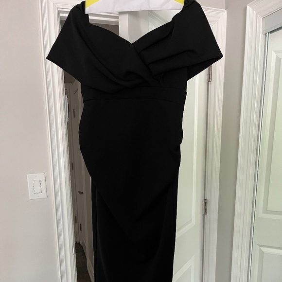 Maternity wrap shoulder midi dress in black - Picture 1 of 4
